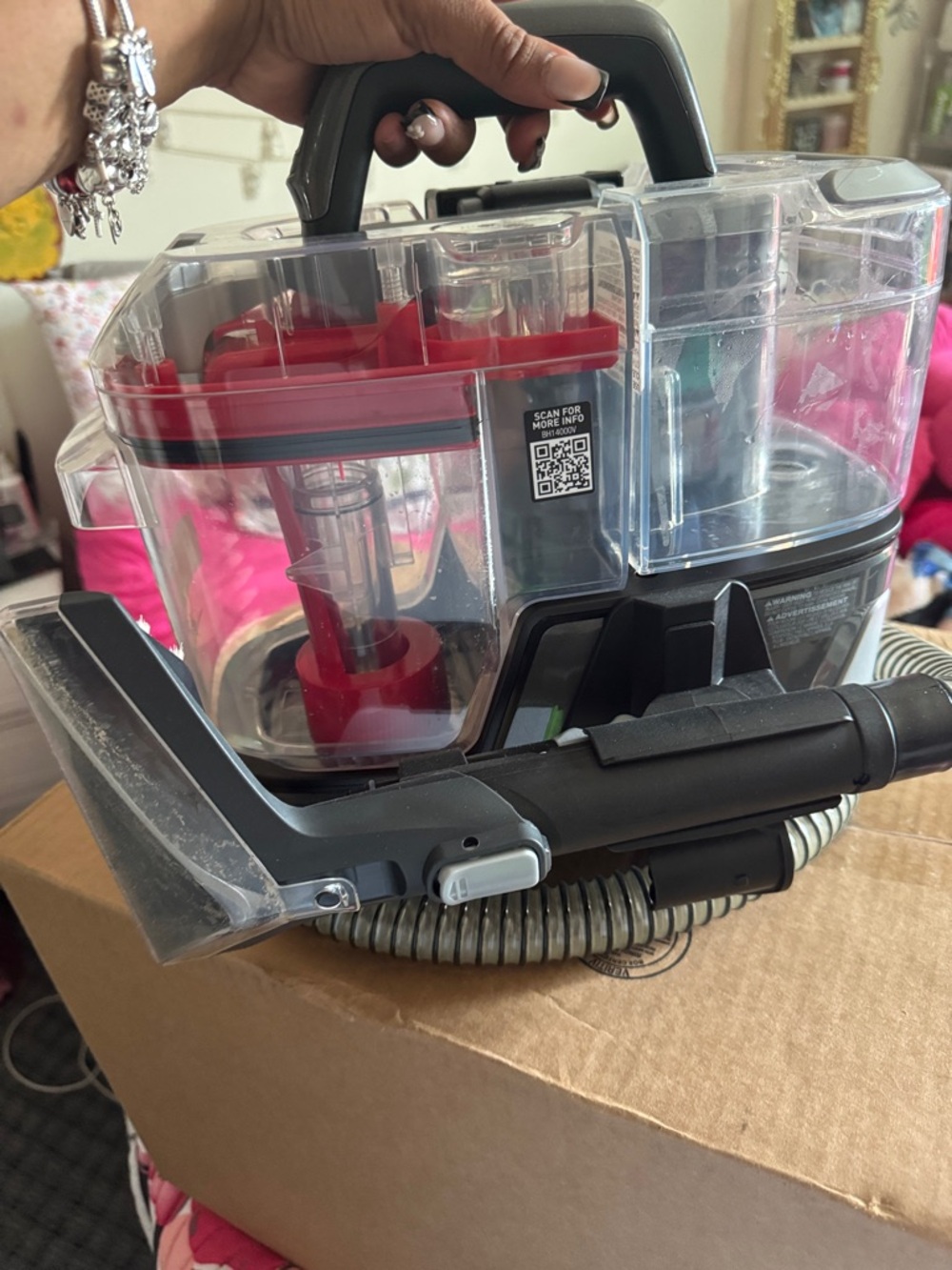 Hoover ONEPWR CleanSlate Cordless Spot Cleaner - Gray/Red - Picture 7 of 8